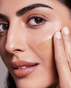 Max Factor Radiant Lift FD - 77 Golden Tan -Maybelline Beauty Verkoop 960x1200 3